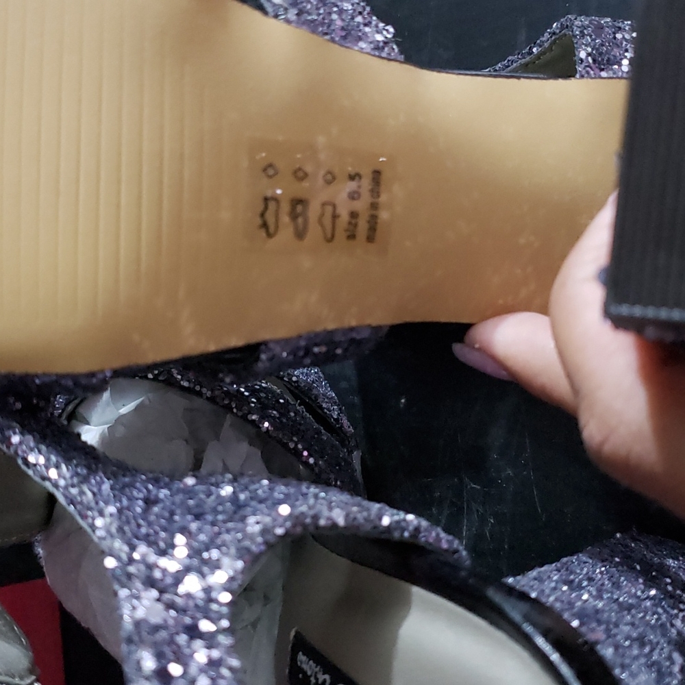 Heels - Picture 4 of 5